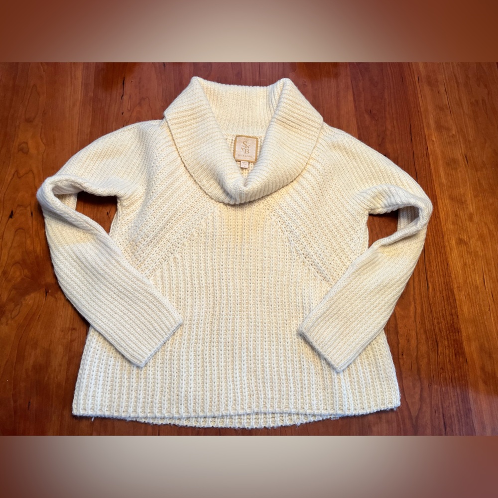Stick and ball MD cream cowlneck sweater